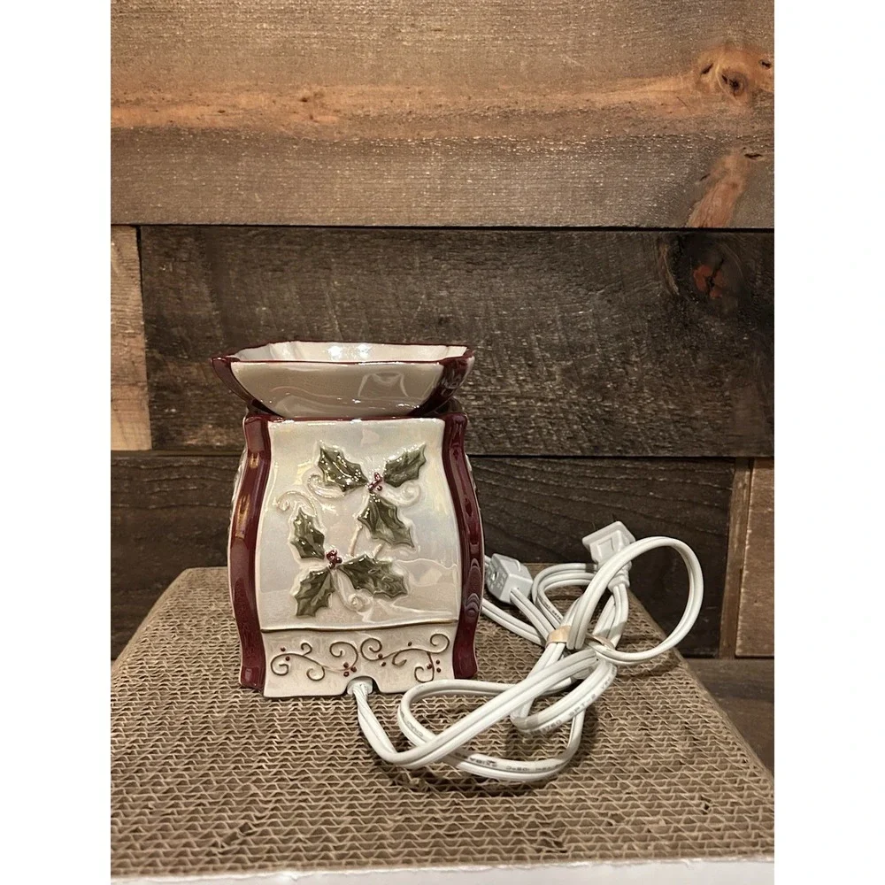 Yankee Candle Electric Holly Cranberry Wax Warmer Room‎ Fragrancer